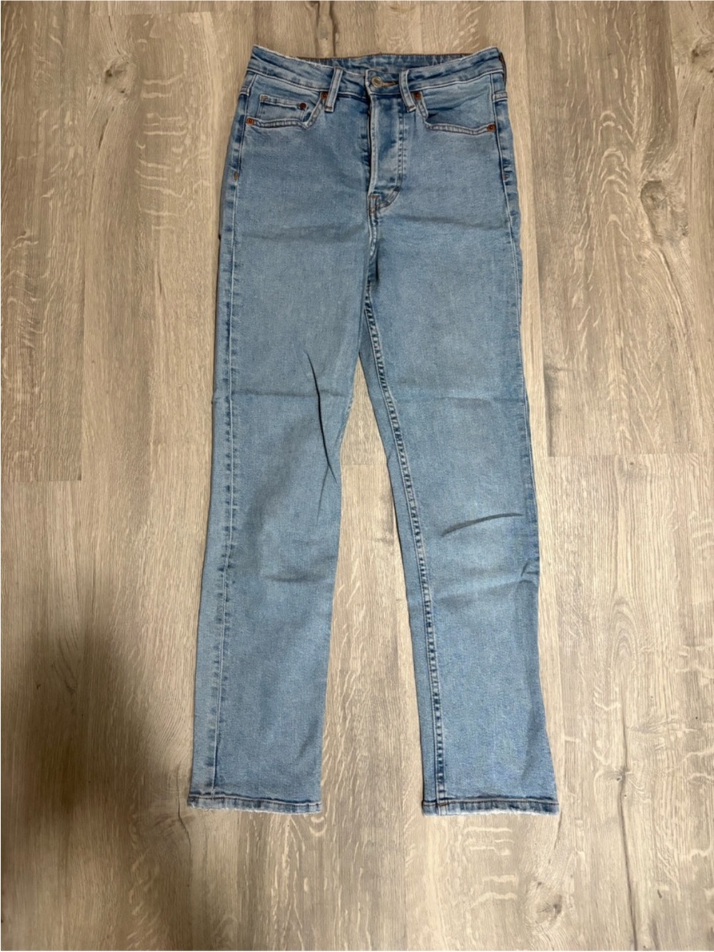 3 for $14 H&M Light Blue vintage slim jeans size 27